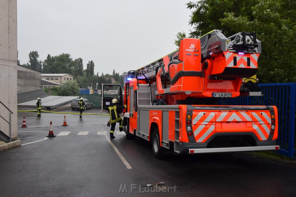 Feuer AVG Koeln Rath Heumar Wikingerstr 004.JPG - Miklos Laubert